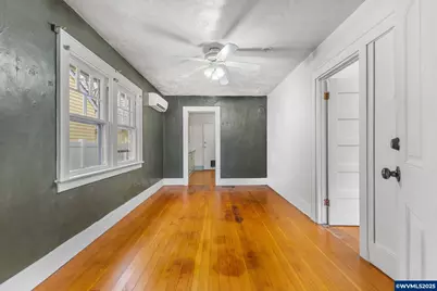 385 24th St SE, Salem, OR 97301 - Photo 5