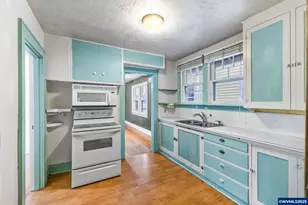 385 24th St SE, Salem, OR 97301 - Photo 9