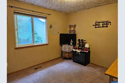 738 Oscar Ln SE, Salem, OR 97317 - Photo 11