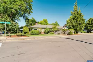 1029 Evergreen NE Av, Salem, OR 97301 - Photo 7