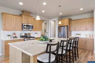 3076 Olympic St, Woodburn, OR 97071 - Photo 37