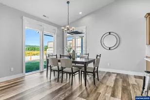 625 NW Crater Lk Dr, Dallas, OR 97338 - Photo 7