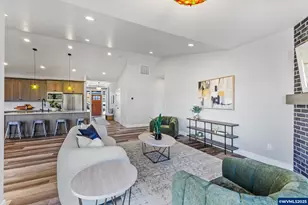 625 NW Crater Lk Dr, Dallas, OR 97338 - Photo 13