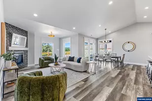 625 NW Crater Lk Dr, Dallas, OR 97338 - Photo 5