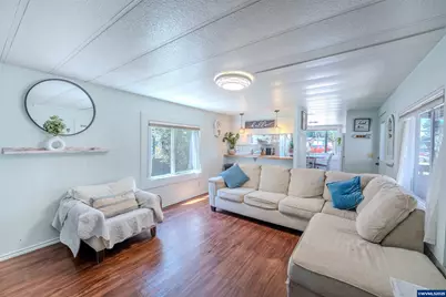 1065 Pacific Hwy #4, Woodburn, OR 97071 - Photo 7