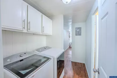 1065 Pacific Hwy #4, Woodburn, OR 97071 - Photo 17