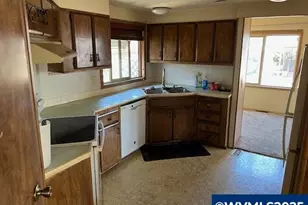 5422 Portland Rd NE, Salem, OR 97305 - Photo 3