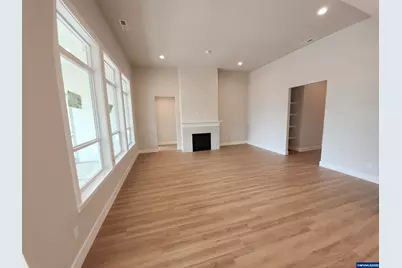 657 Magnolia Av, Woodburn, OR 97071 - Photo 5