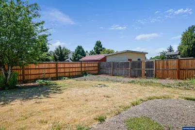 1033 E St, Independence, OR 97351 - Photo 31