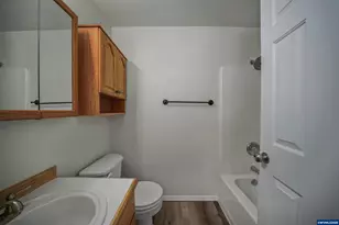 1033 E St, Independence, OR 97351 - Photo 23