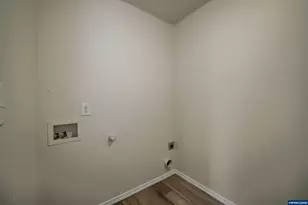 1033 E St, Independence, OR 97351 - Photo 27