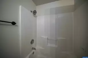 1033 E St, Independence, OR 97351 - Photo 25