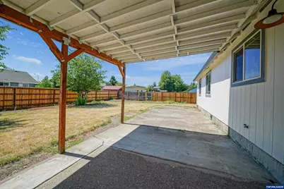 1033 E St, Independence, OR 97351 - Photo 29