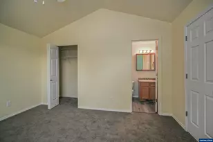 1033 E St, Independence, OR 97351 - Photo 17