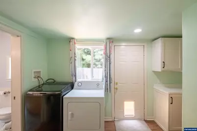 1049 N River Dr, Sweet Home, OR 97386 - Photo 23