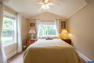 1049 N River Dr, Sweet Home, OR 97386 - Photo 19