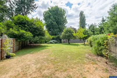 1049 N River Dr, Sweet Home, OR 97386 - Photo 25