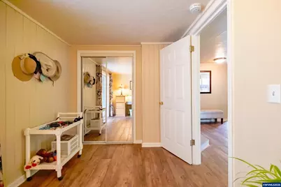 1049 N River Dr, Sweet Home, OR 97386 - Photo 17