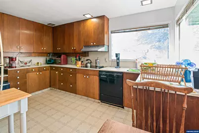 220 24th St SE, Salem, OR 97301 - Photo 27