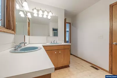 34935 Northernwood Dr, Brownsville, OR 97327 - Photo 29