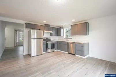 1467 S 7th St, Independence, OR 97351 - Photo 7