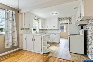 1212 23rd St NE, Salem, OR 97301 - Photo 9