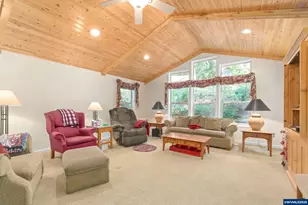 41886 Deerhorn Rd, Springfield, OR 97478 - Photo 19