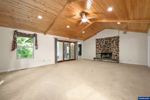 41886 Deerhorn Rd, Springfield, OR 97478 - Photo 19