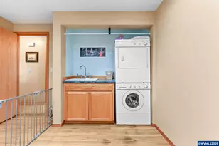 2247 Oregon Ct, Woodburn, OR 97071 - Photo 15