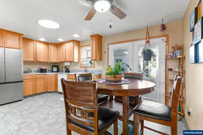 2247 Oregon Ct, Woodburn, OR 97071 - Photo 13