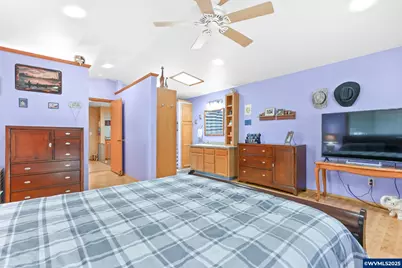 2247 Oregon Ct, Woodburn, OR 97071 - Photo 5