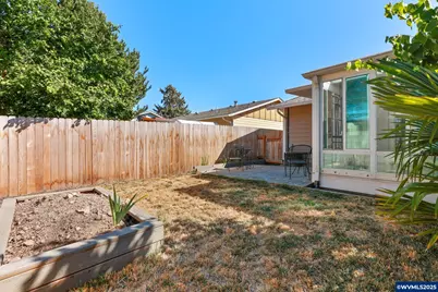 2247 Oregon Ct, Woodburn, OR 97071 - Photo 23