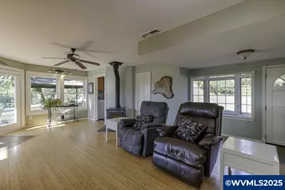 3945 Mistletoe Rd, Dallas, OR 97338 - Photo 9