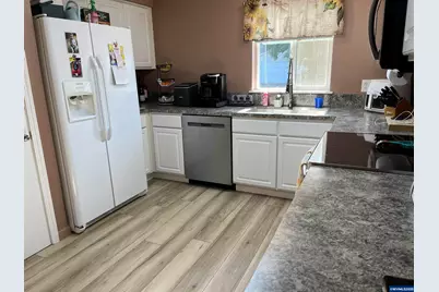 4638 Sunflower Wy NE, Salem, OR 97305 - Photo 15