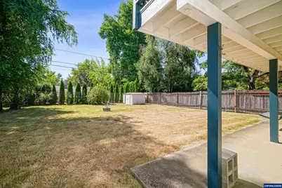 3295 Camellia Dr S, Salem, OR 97302 - Photo 39