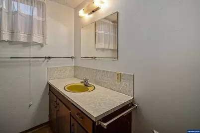 3295 Camellia Dr S, Salem, OR 97302 - Photo 33