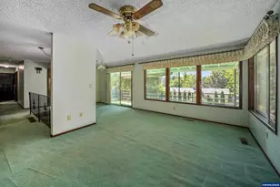 3295 Camellia Dr S, Salem, OR 97302 - Photo 11