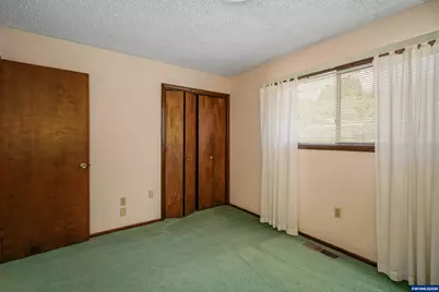 3295 Camellia Dr S, Salem, OR 97302 - Photo 19