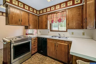 3295 Camellia Dr S, Salem, OR 97302 - Photo 13