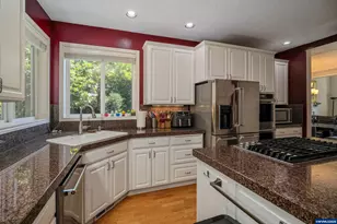 595 Harbourtown Ct SE, Salem, OR 97306 - Photo 23