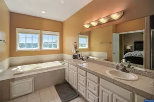 595 Harbourtown Ct SE, Salem, OR 97306 - Photo 31