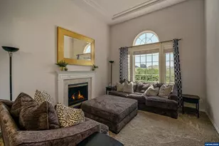 595 Harbourtown Ct SE, Salem, OR 97306 - Photo 9