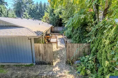 304 Boone Rd SE, Salem, OR 97306 - Photo 15