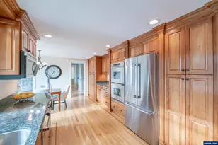 341 Maple Hill Dr NW, Salem, OR 97304 - Photo 17