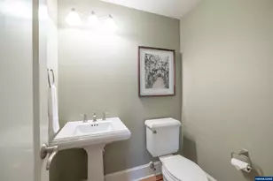 341 Maple Hill Dr NW, Salem, OR 97304 - Photo 9