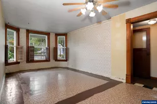 601 S Water St, Silverton, OR 97381 - Photo 11