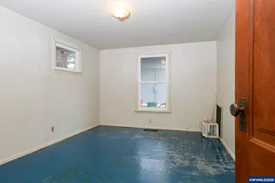 601 S Water St, Silverton, OR 97381 - Photo 23