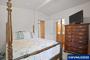 450 SE Lacreole Dr, Dallas, OR 97338 - Photo 17