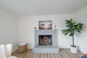 785 W B St, Lebanon, OR 97355 - Photo 11