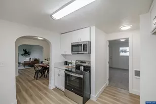 785 W B St, Lebanon, OR 97355 - Photo 19